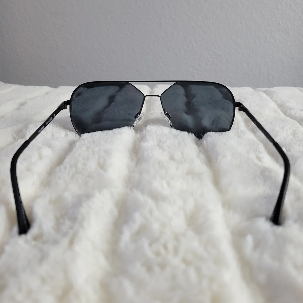 QUAY // ltd ed lizzo collaboration black metal frame black smoke lens aviators
